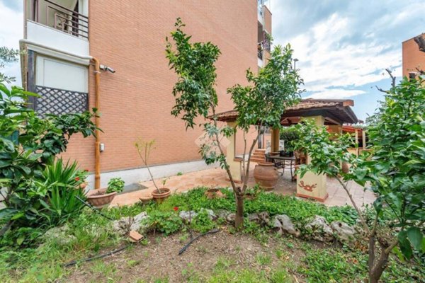 appartamento in vendita a Roma in zona Casal Morena