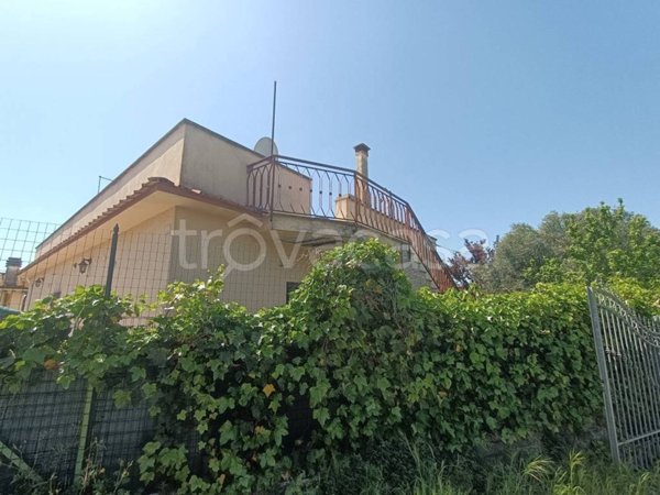 casa indipendente in vendita a Roma