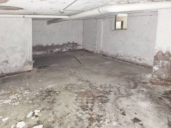 locale commerciale in vendita a Roma in zona Della Vittoria