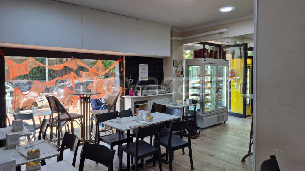 negozio in vendita a Roma in zona Primavalle