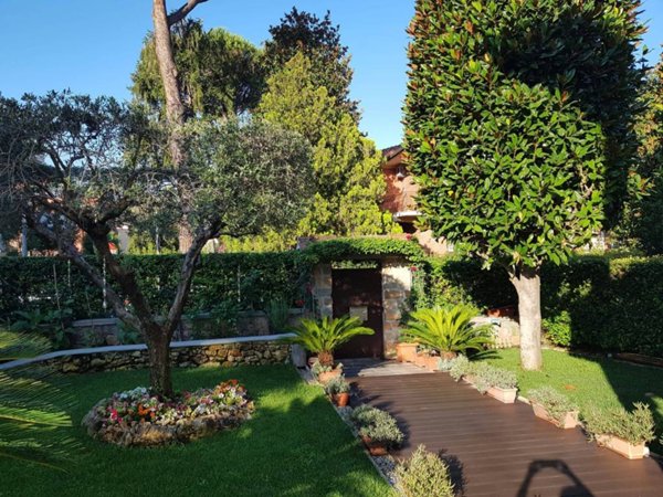 casa indipendente in vendita a Roma in zona Ardeatino