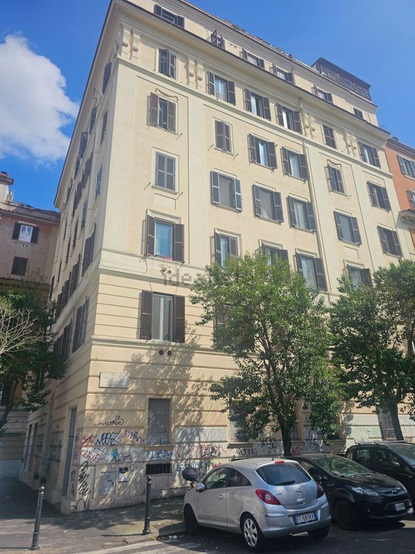 appartamento in vendita a Roma in zona Tuscolano