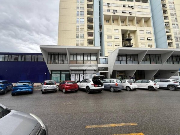 ufficio in vendita a Roma in zona Aurelio