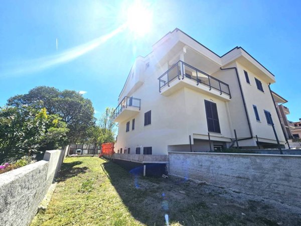 appartamento in vendita a Roma in zona Borghesiana