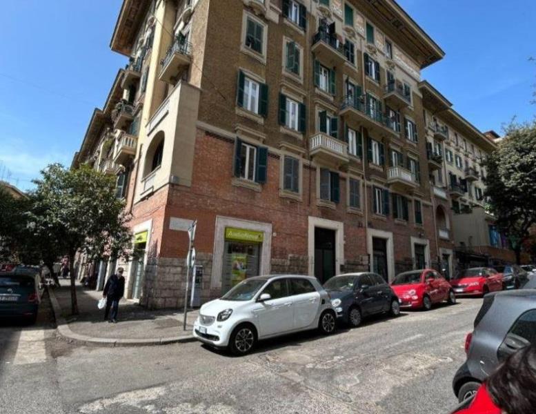 negozio in vendita a Roma in zona Trieste