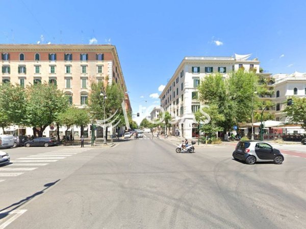negozio in vendita a Roma in zona Rione Prati