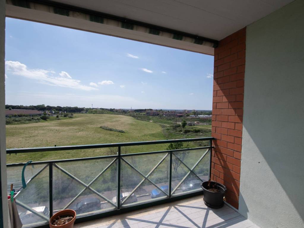 appartamento in vendita a Roma in zona Casal Monastero