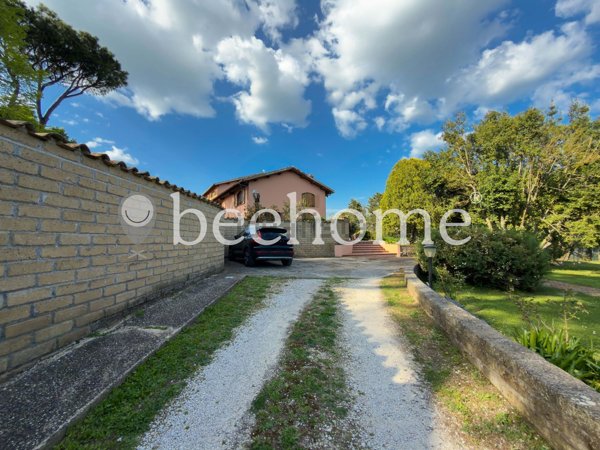casa indipendente in vendita a Roma