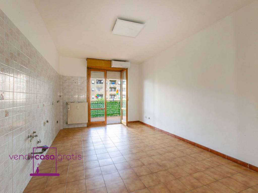 appartamento in vendita a Roma in zona Tor Bella Monaca