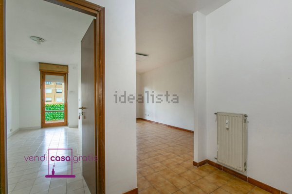 appartamento in vendita a Roma in zona Tor Bella Monaca