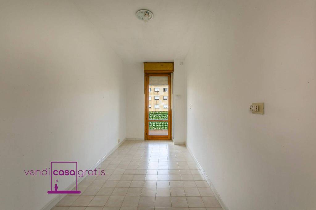 appartamento in vendita a Roma in zona Tor Bella Monaca