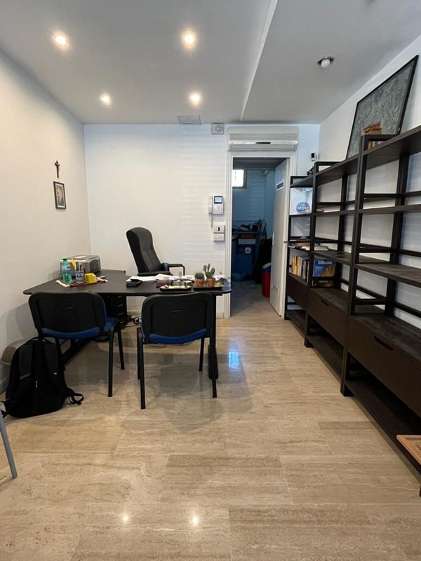 ufficio in vendita a Roma in zona Ostia