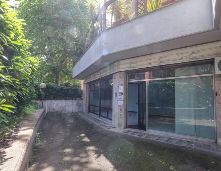 locale commerciale in vendita a Roma in zona Gianicolense