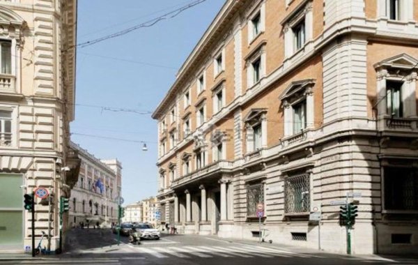 negozio in vendita a Roma in zona Campo Marzio