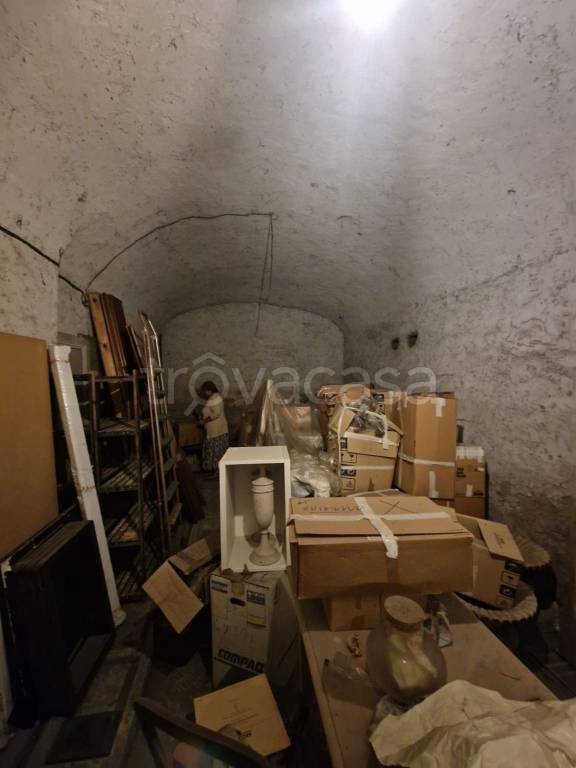 locale commerciale in vendita a Roma in zona Rione Prati