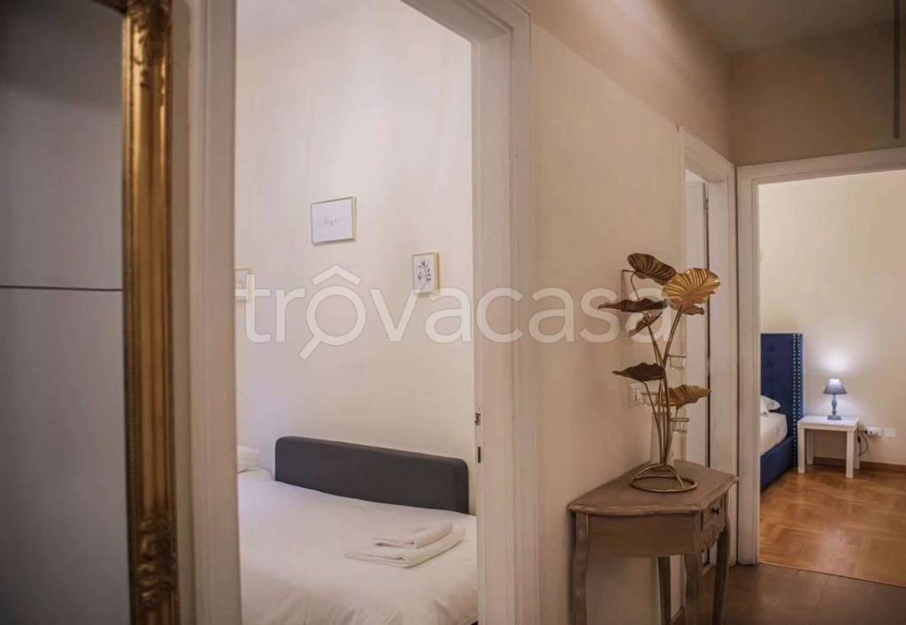 negozio in vendita a Roma in zona Rione Regola