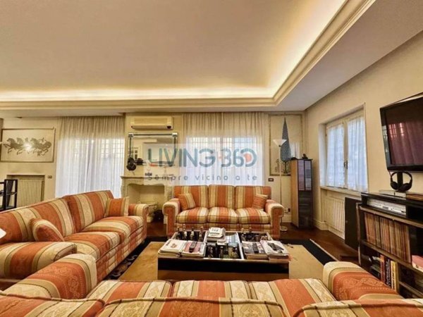 casa indipendente in vendita a Roma