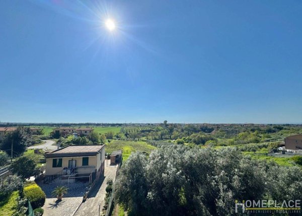 appartamento in vendita a Roma in zona Lunghezza