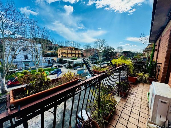 appartamento in vendita a Roma in zona Sette Bagni