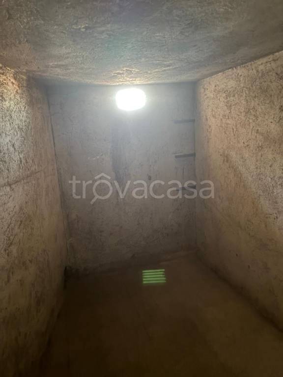 locale commerciale in vendita a Roma in zona Ostiense