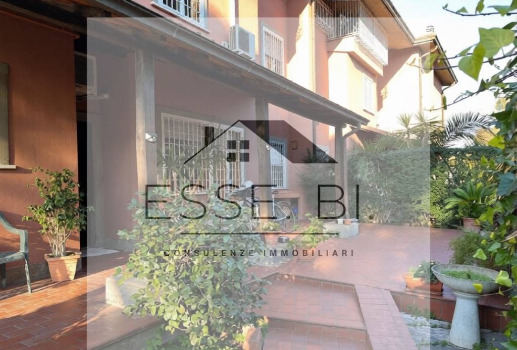 casa indipendente in vendita a Roma in zona Axa