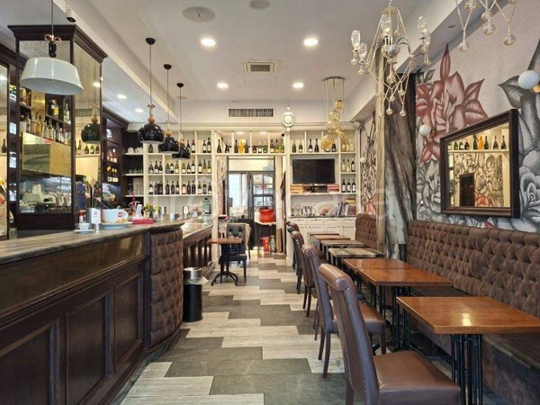 negozio in vendita a Roma in zona Trieste