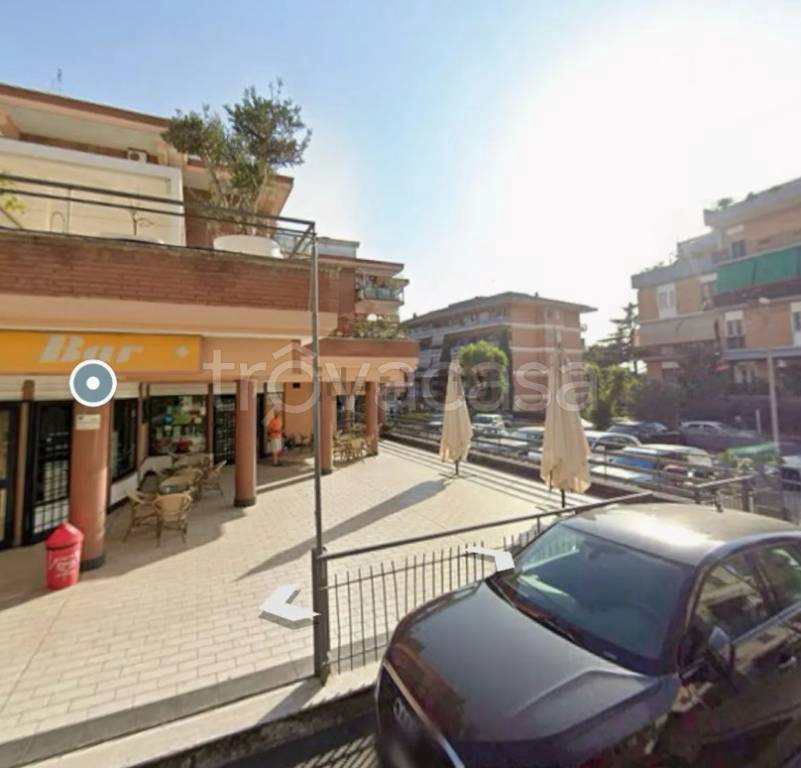 negozio in vendita a Roma in zona La Pisana