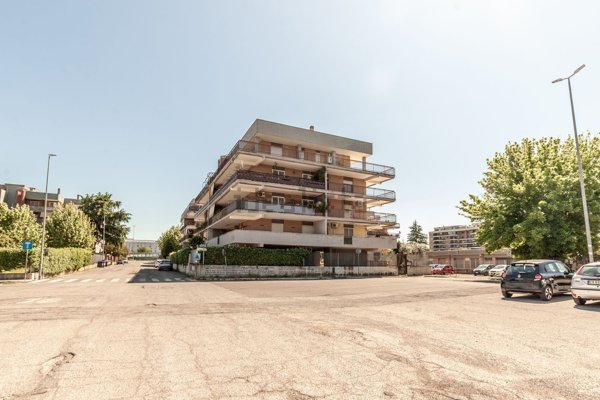 appartamento in vendita a Roma in zona Settecamini