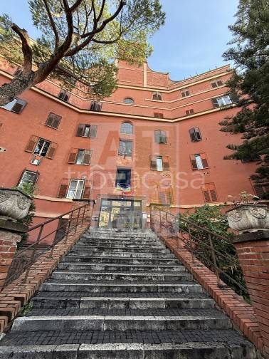 appartamento in vendita a Roma in zona Ostiense