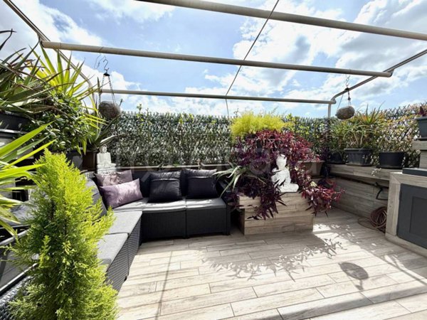 appartamento in vendita a Roma in zona Tuscolano