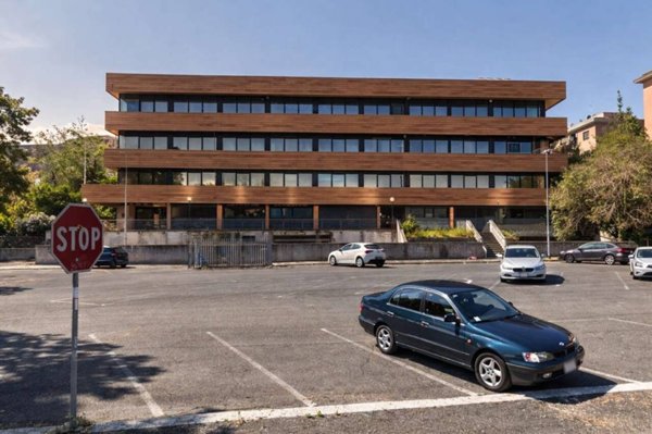 intera palazzina in vendita a Roma in zona Tor de' Cenci