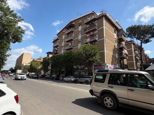appartamento in vendita a Roma in zona Prenestino-Labicano