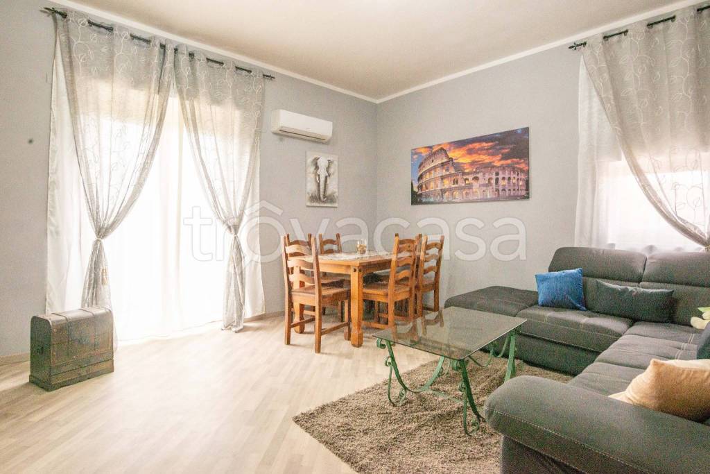 appartamento in vendita a Roma in zona Osteria Nuova