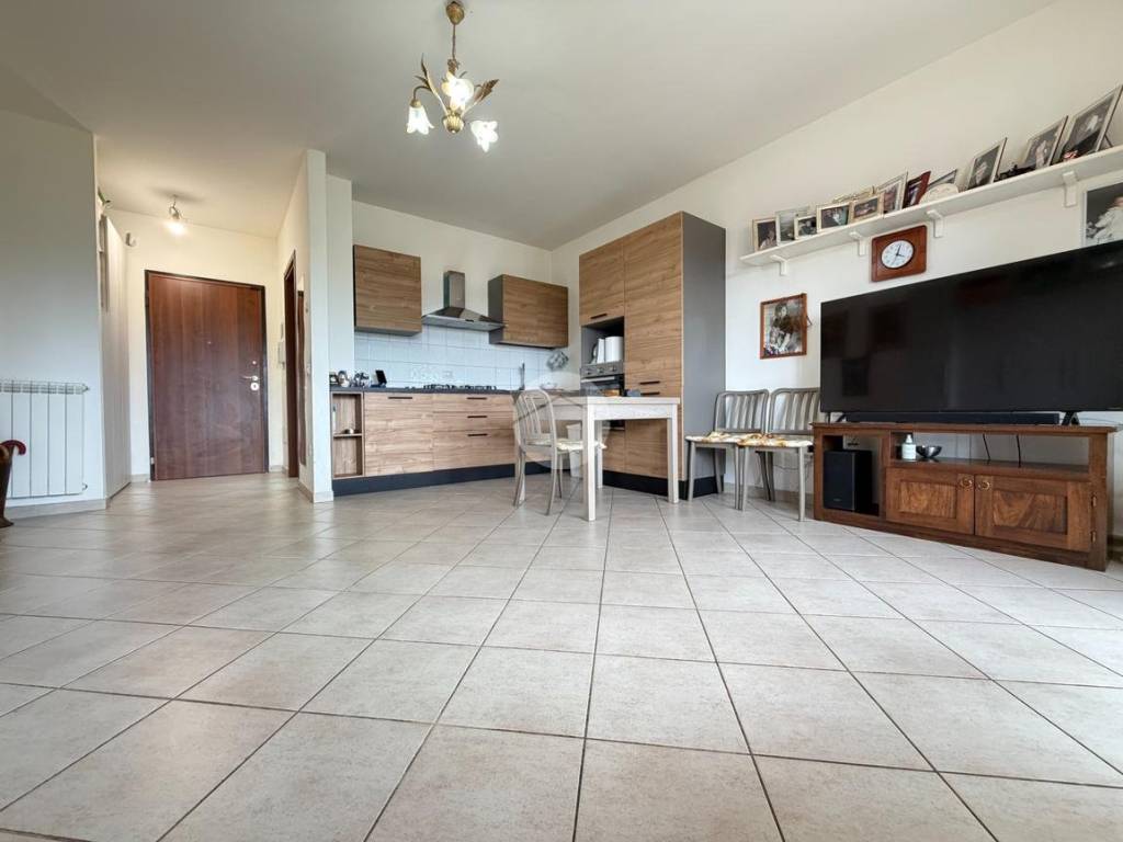 appartamento in vendita a Roma in zona Castelverde