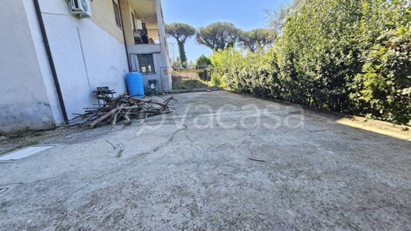 locale commerciale in vendita a Roma