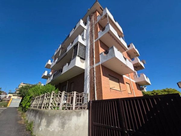 appartamento in vendita a Roma in zona Acilia