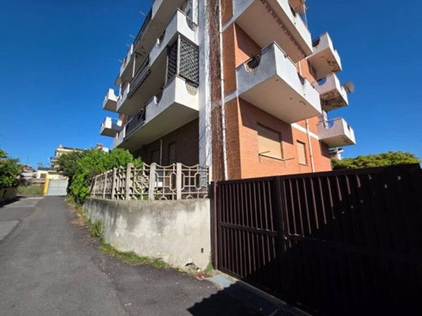 appartamento in vendita a Roma in zona Acilia