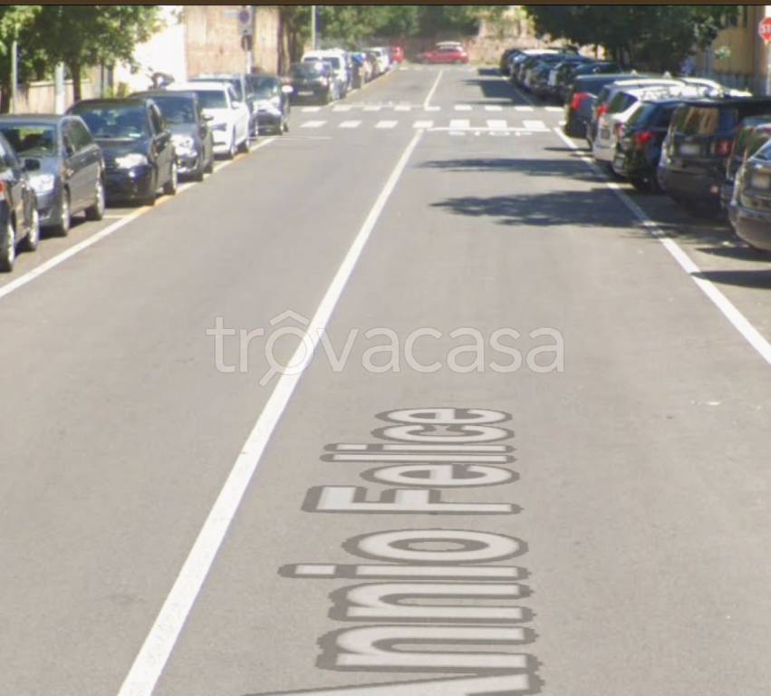 appartamento in vendita a Roma in zona Ardeatino