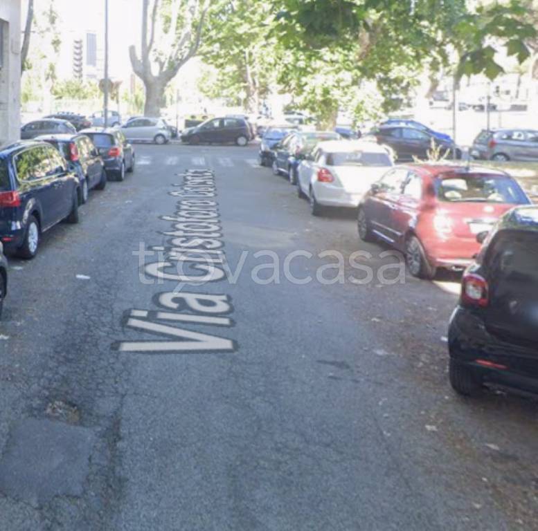 appartamento in vendita a Roma in zona Ostiense