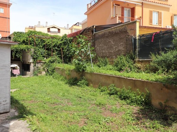 appartamento in vendita a Roma in zona Primavalle