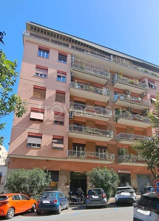 appartamento in vendita a Roma in zona Appio Latino