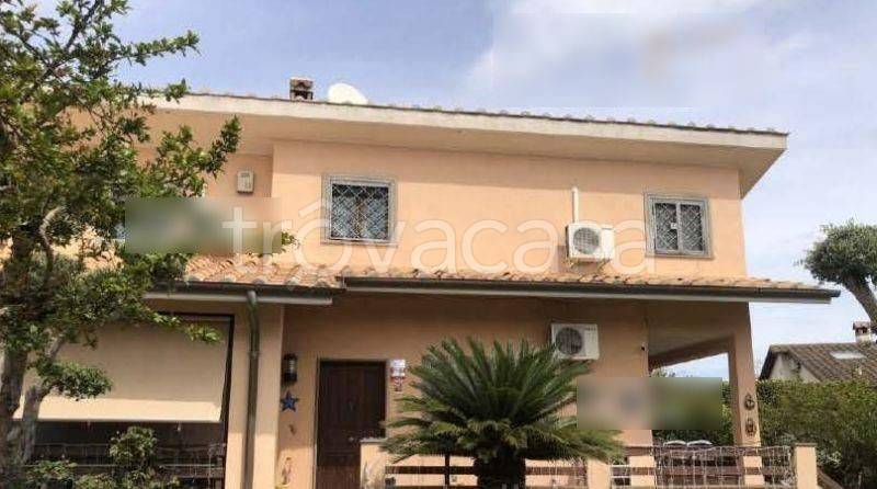 appartamento in vendita a Roma in zona Infernetto