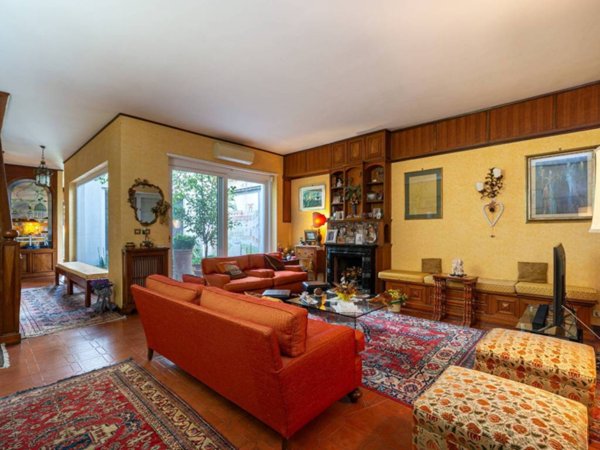 casa indipendente in vendita a Roma in zona Casal Palocco