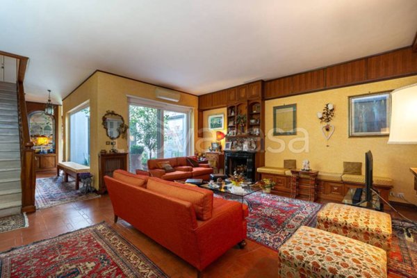 casa indipendente in vendita a Roma in zona Casal Palocco