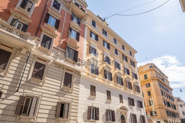 appartamento in vendita a Roma in zona Rione Monti/Campitelli