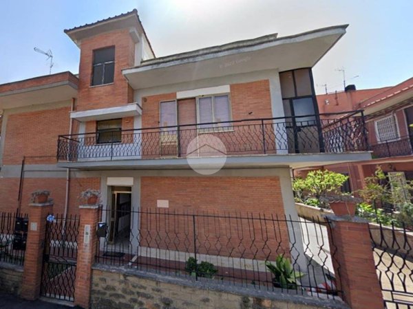 appartamento in vendita a Roma in zona Spinaceto