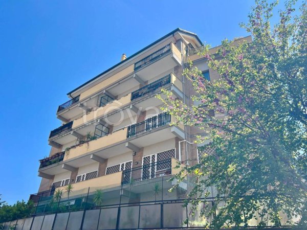 appartamento in vendita a Roma in zona Tor di Quinto