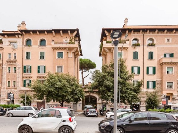 appartamento in vendita a Roma in zona Appio Latino