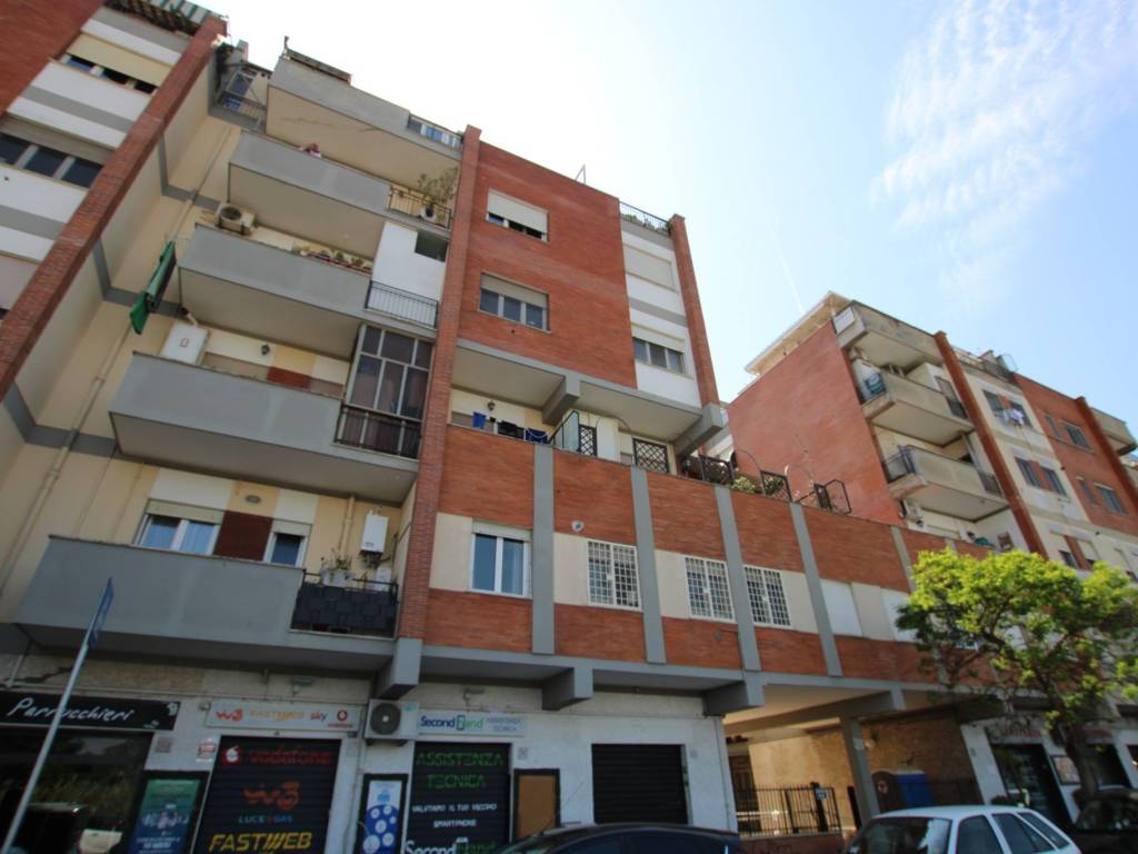 appartamento in vendita a Roma in zona Castel Fusano