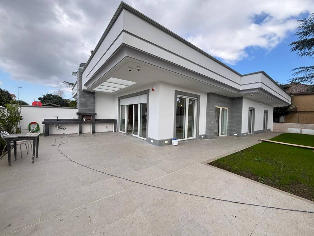 casa indipendente in vendita a Roma in zona Finocchio